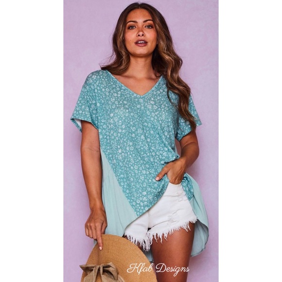 ❤️LAST 1! SALE! V Neck Floral Print Contrast Back Soft Sage Top! - Picture 5 of 6